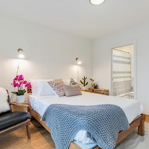 2br 2ba The Ballard Modish, Location With Rooftop View Holiday home
