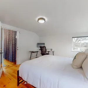 Lake Washington Adventures Holiday home