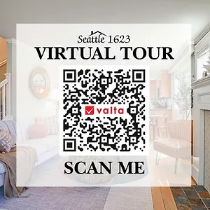 Exquisite Townhome With Spacious Loft And Gourmet Kitchen Holiday home